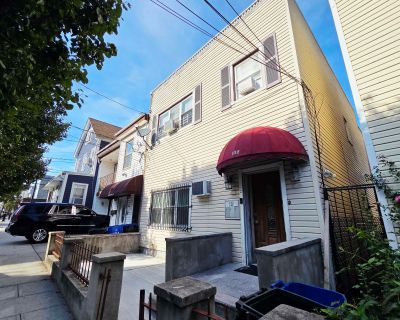 4 Bedroom 3BA 1400 ft Office Space For Rent in Union City, NJ