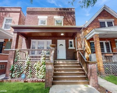 4 Bedroom 2BA 2400 ft Single Family Home For Sale in CHICAGO, IL