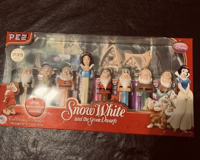 Disney lovers ......Never opened Snow White And the Seven Dwarfs Limited Edition Pez 20.00 obo
