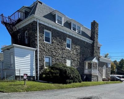 1 Bedroom 1BA House For Rent in Drexel Hill, PA