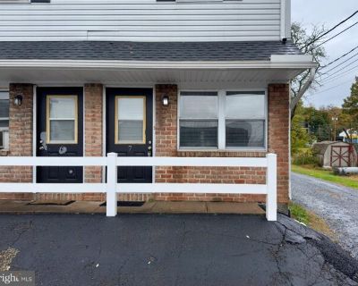 31 S Union St. Welcome home to this clean and well-maintained 2-bedroom, 1.5-bath townhouse in a quiet Halifax neighborhood. Enjoy off-street parking, your own washer and dryer hookups, and a comfortable townhouse layout with private entry. Features include: Spacious living area and kitchen 2 bedrooms and 1.5 bathrooms Washer and dryer hookups in-unit Off-street parking Clean, well-maintained, ...