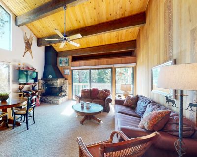 3 Bedroom 2BA House Vacation Rental in Kings Beach Cozy, Kings Beach, CA