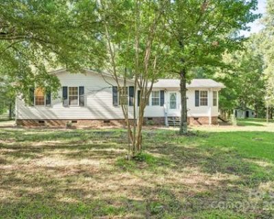 3 Bedroom 2BA 1846 ft Manufactured Home For Sale in Midland, NC