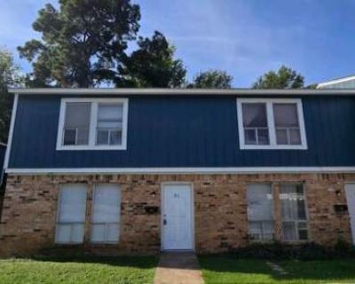 2 Bedroom 1.5BA 1068 ft Pet-Friendly Apartment For Rent in Longview, TX