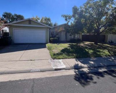 3 Bedroom 2BA 1142 ft Pet-Friendly Apartment For Rent in Elk Grove, CA