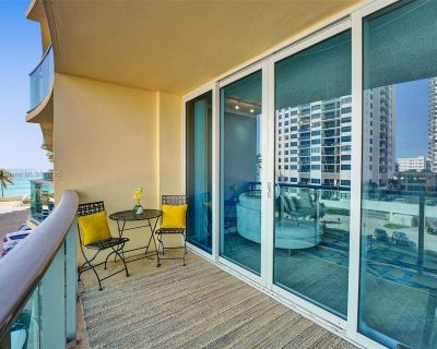 1 Bedroom 1BA 745 ft Furnished Condo For Rent in Hollywood, FL