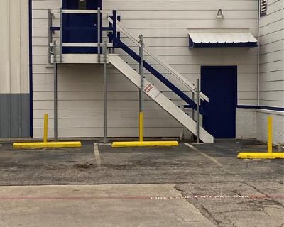 Commercial Property For Rent in Irving, TX