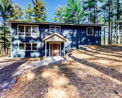 3 Bedroom 2BA House Vacation Rental in Mitchell Point Cottage, Eagle River, WI