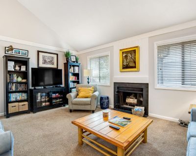 3 Bedroom 2BA Pet-Friendly House Vacation Rental in Oceanwoods 452, Kiawah Island,...