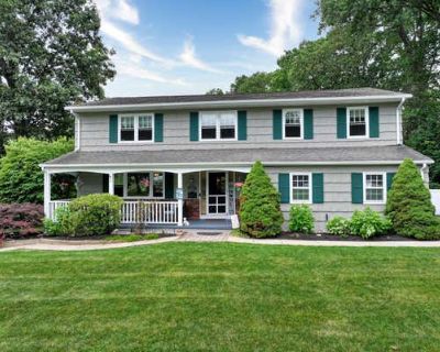 4 Bedroom 4BA 2478 ft Single Family Home For Sale in PEARL RIVER, NY