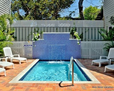 1 Bedroom 1.5BA Pet-Friendly Condo Vacation Rental in Paradise Suite, Key West, FL