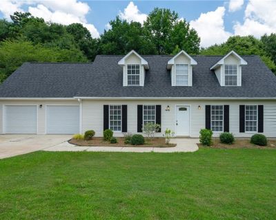 4 Bedroom 2BA 2496 ft Single Family Home For Sale in Buford, GA