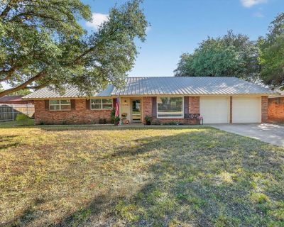 3 Bedroom 2BA 1650 ft Single Family House For Sale in Midland, TX