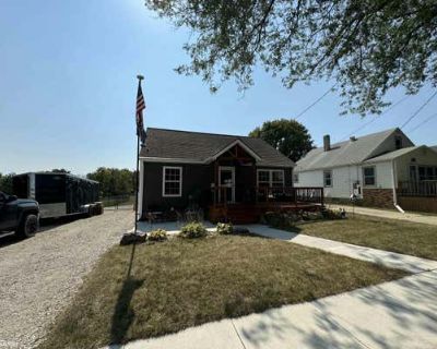 2 Bedroom 2BA 1123 ft Single Family Home For Sale in CLEAR LAKE, IA