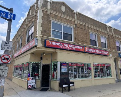 2200 ft Commercial Property For Rent in Cicero, IL