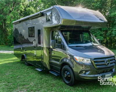 2025 Dynamax ISATA3 24SSF Freedom Edition