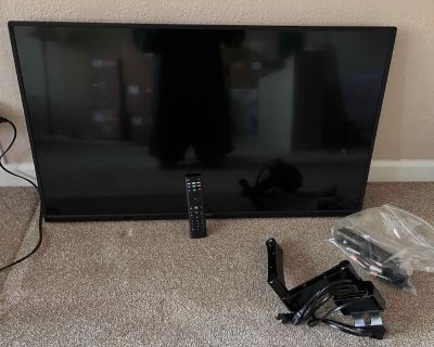 40” Vizio Smart TV w/wall mount