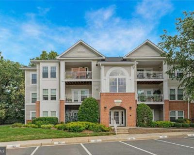 2 Bedroom 2BA 1050 ft Condominium For Sale in RESTON, VA