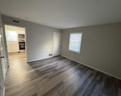 2 Bedroom 1BA 800 ft Pet-Friendly Apartment For Rent in Whitehall, OH