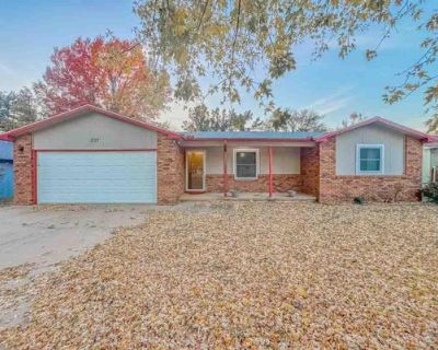 3 Bedroom 2BA 1870 ft Single Family Home For Sale in ARKANSAS CITY, KS