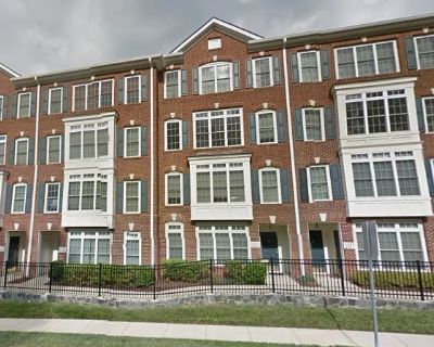 Ryan (Has a Townhouse). Room in the 1 Bedroom 1BA Pet-Friendly House For Rent in Fairfax, VA