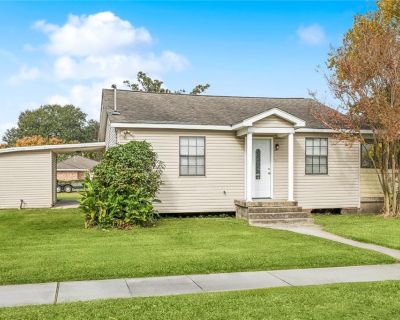 3 Bedroom 1BA 978 ft Single Family House For Sale in Chalmette, LA