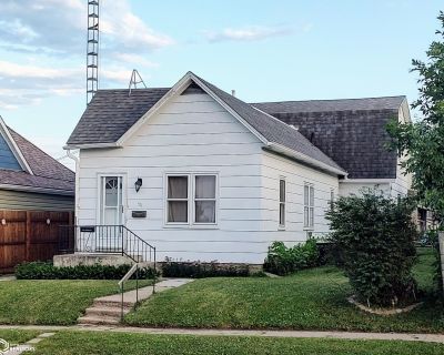 5 Bedroom 2BA 1724 ft Single Family House For Sale in Marshalltown, IA