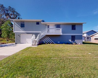 3 Bedroom 2BA Pet-Friendly House Vacation Rental in The Blue Seashell, Palmetto,...