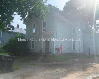 1 Bedroom 1BA N/A ft Pet-Friendly Condo For Rent in Bangor, ME