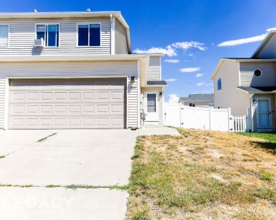 3 Bedroom 2.5BA 1492 ft Townhouse For Rent in Casper, WY