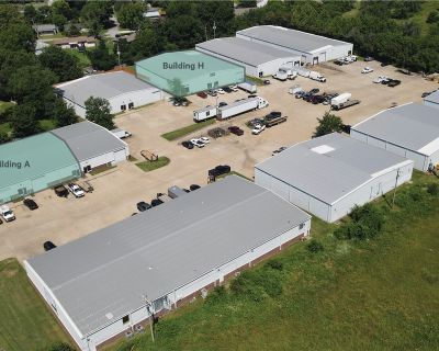 7466 ft Commercial Property For Rent in Springdale, AR