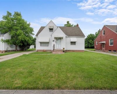 4 Bedroom 2BA 1331 ft Single Family Home For Sale in MAPLE HEIGHTS, OH