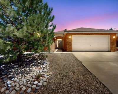 3 Bedroom 2BA 2326 ft Single Family House For Sale in Albuquerque, NM