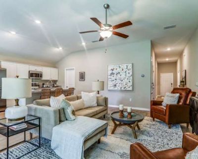 4 Bedroom 3BA 1987 ft Pet-Friendly Apartment For Rent in Fairhope, AL