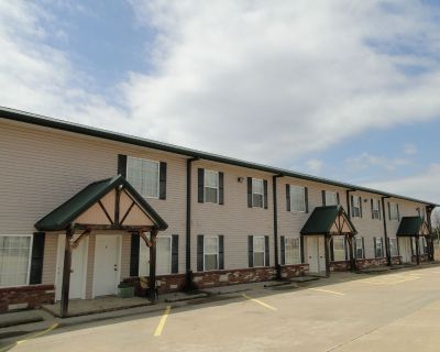 1 Bedroom 1BA Apartment For Rent in St. Robert, MO