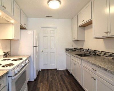 2 Bedroom 1BA House For Rent in Kennewick, WA