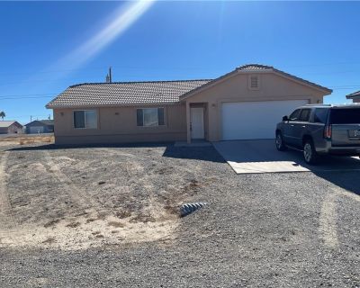 901 E Kansas. Property for Rent in Pahrump, NV for $1,700 with 3 bedrooms and 2 full baths. This 1,280 square foot property was built in 2005.. Split floorplan, finished garage, RV access to rear yard-fenced.. Fencing Back Yard RV Gate Vinyl Parking Features Attached Finished Garage Garage Private RV Gated RV Access/Parking Spa 0 Building Area Total 1280. Flooring Carpet Ceramic Tile Furnished ...