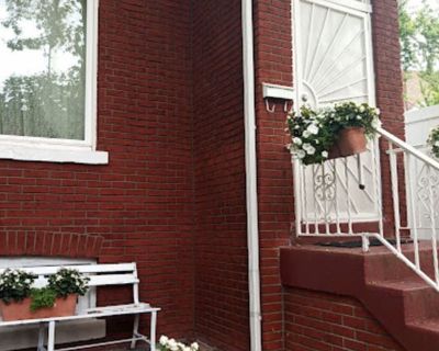 lonie mcgowan (Has a House). Room in the 2 Bedroom 1BA House For Rent in Jersey City, NJ