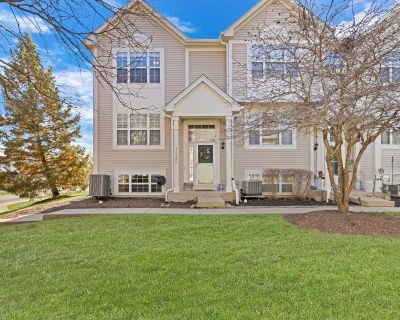 2 Bedroom 2BA 1636 ft Townhouse For Sale in Round Lake, IL