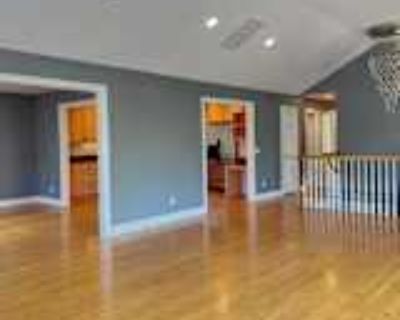 3 Bedroom 2BA 1950 ft² House For Rent in Stamford, CT 679 High Ridge Rd