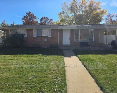 3 Bedroom 1BA 1000 ft Pet-Friendly Apartment For Rent in Layton, UT