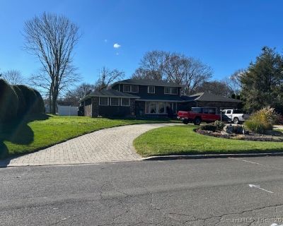 3 Bedroom 3BA 2344 ft Apartment For Rent in Waterford, CT