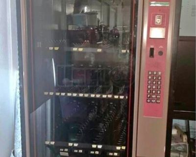 Polyvend Glass Front Snack and Cookies Vending Machine For Sale in Florida!