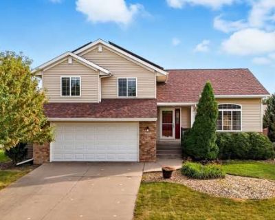 Spacious 5BR House in North Liberty. image_url. In unit laundry Patio / balcony Dishwasher Pet friendly Garage Concierge Unit Amenities dishwasher garbage disposal in unit laundry microwave patio / balcony range refrigerator Property Amenities cats allowed dogs allowed pet friendly concierge parking garage. Pets allowed. 5 Bedroom. 3.5 Bathroom. 2530 ft