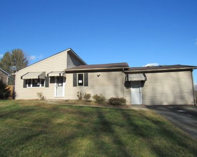 3 Bedroom 1BA 900 ft Single Family House For Sale in Hempfield Twp, PA