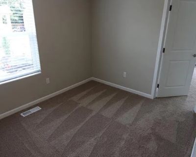 Minimum stay: 1 month. Deposit: 900. Bills included. Age preference: 18 - 70. Available for students. Two bedrooms would be going for rent out of this beautiful three bedroom house. It has a lovely kitchen, beautiful bedrooms/bathrooms and a friendly neighborhood. Pet s are also allowed.