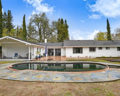 3 Bedroom 2BA 3309 ft Single Family Home For Sale in Sonoma, CA