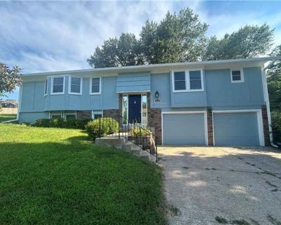 4 Bedroom 3BA 2132 ft Single Family Home For Sale in GRANDVIEW, MO
