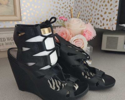 Corset style wedge shoes sz 6.5