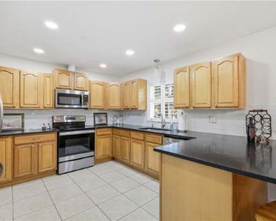 2 Bedroom 2BA 1600 ft Furnished Apartment For Rent in Vero Beach, FL